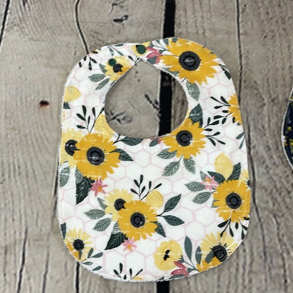 Designer handcrafted cotton Terry bib - Picture 8 of 10